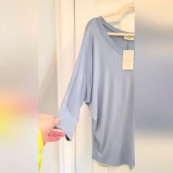 eesome NWT Dolman Sleeve Top Large - Picture 4 of 8